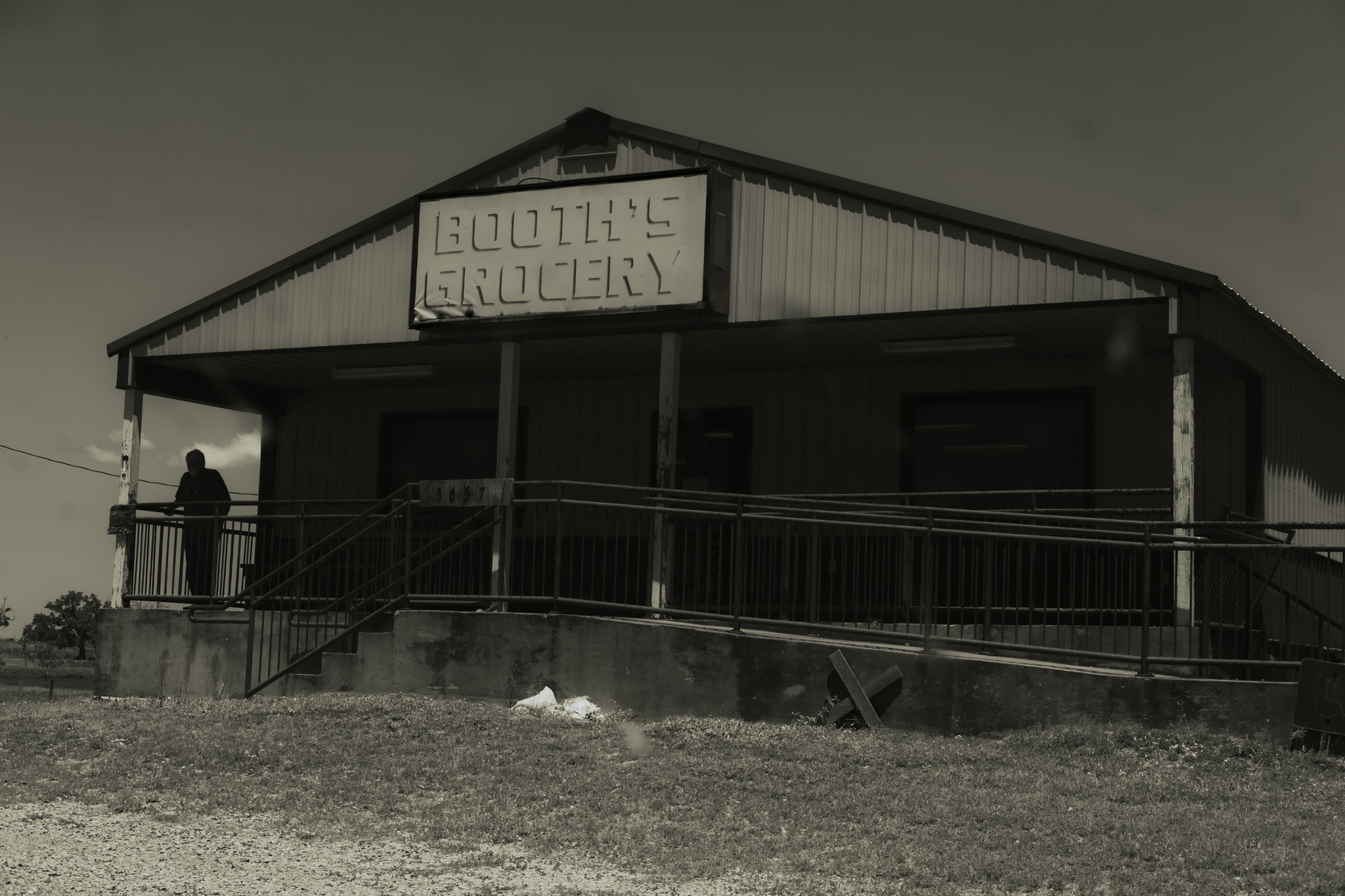 Booth's Grocery exterior